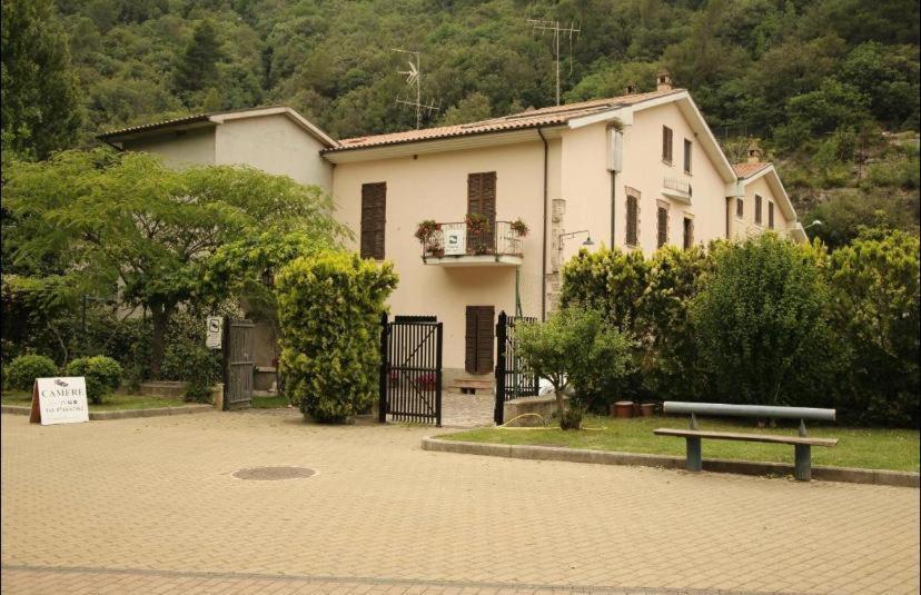 La Casetta delle Cascate Collestatte Esterno foto