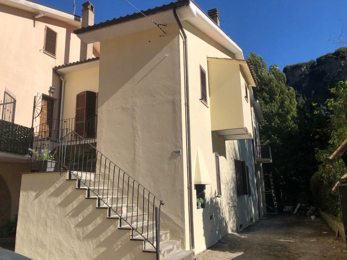 La Casetta delle Cascate Collestatte Esterno foto
